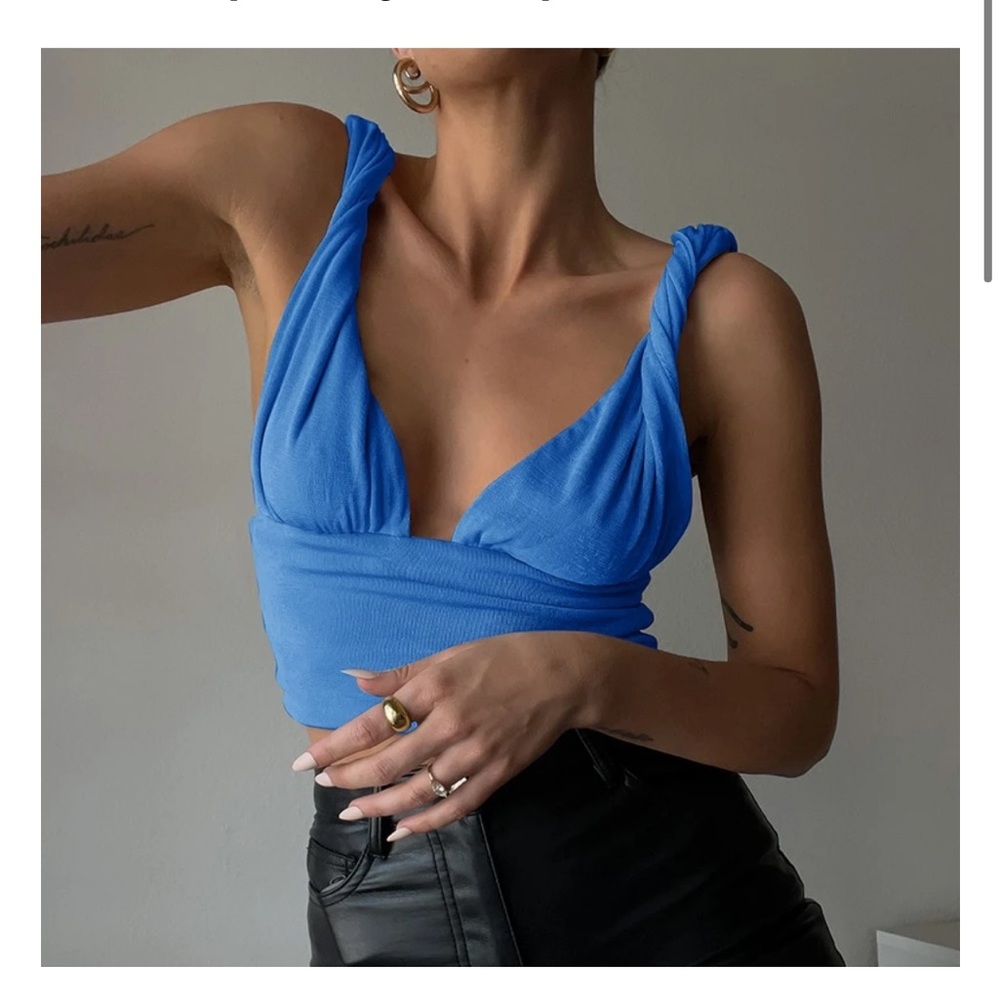 Twist Crop Top *DONATING SUNDAY*